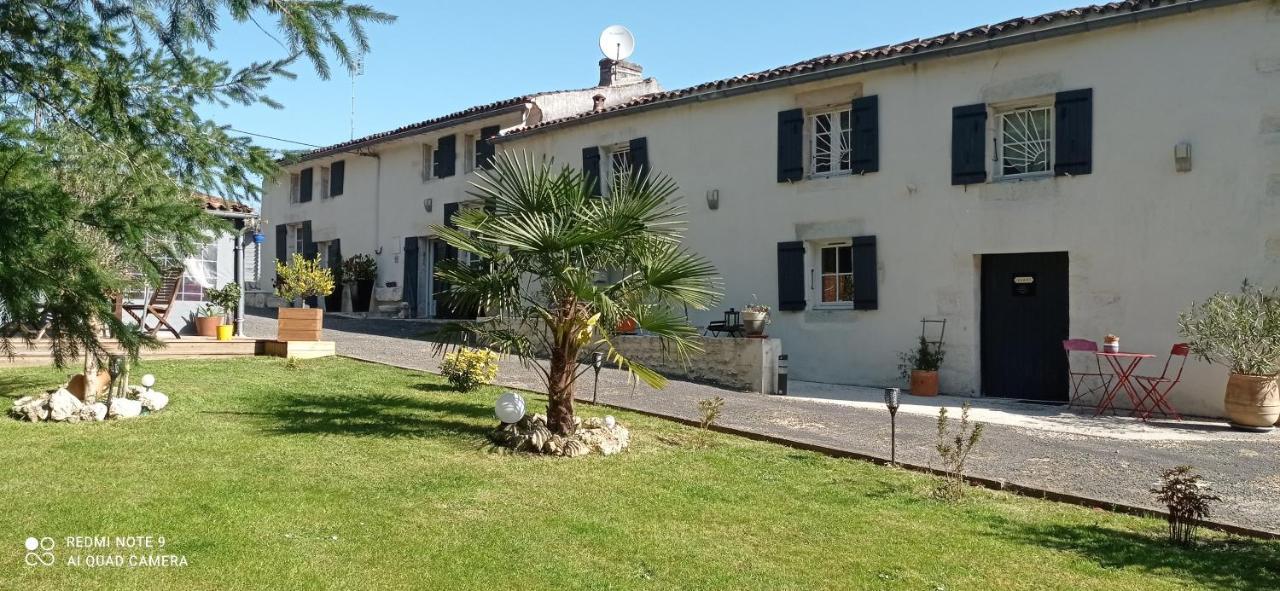 Clos Des Morillons Venerand Exterior photo